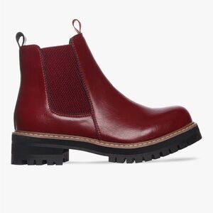 Aqua Diva Chelsea boots!
